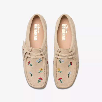 WALLABEE - TAUPE EMBROIDERY