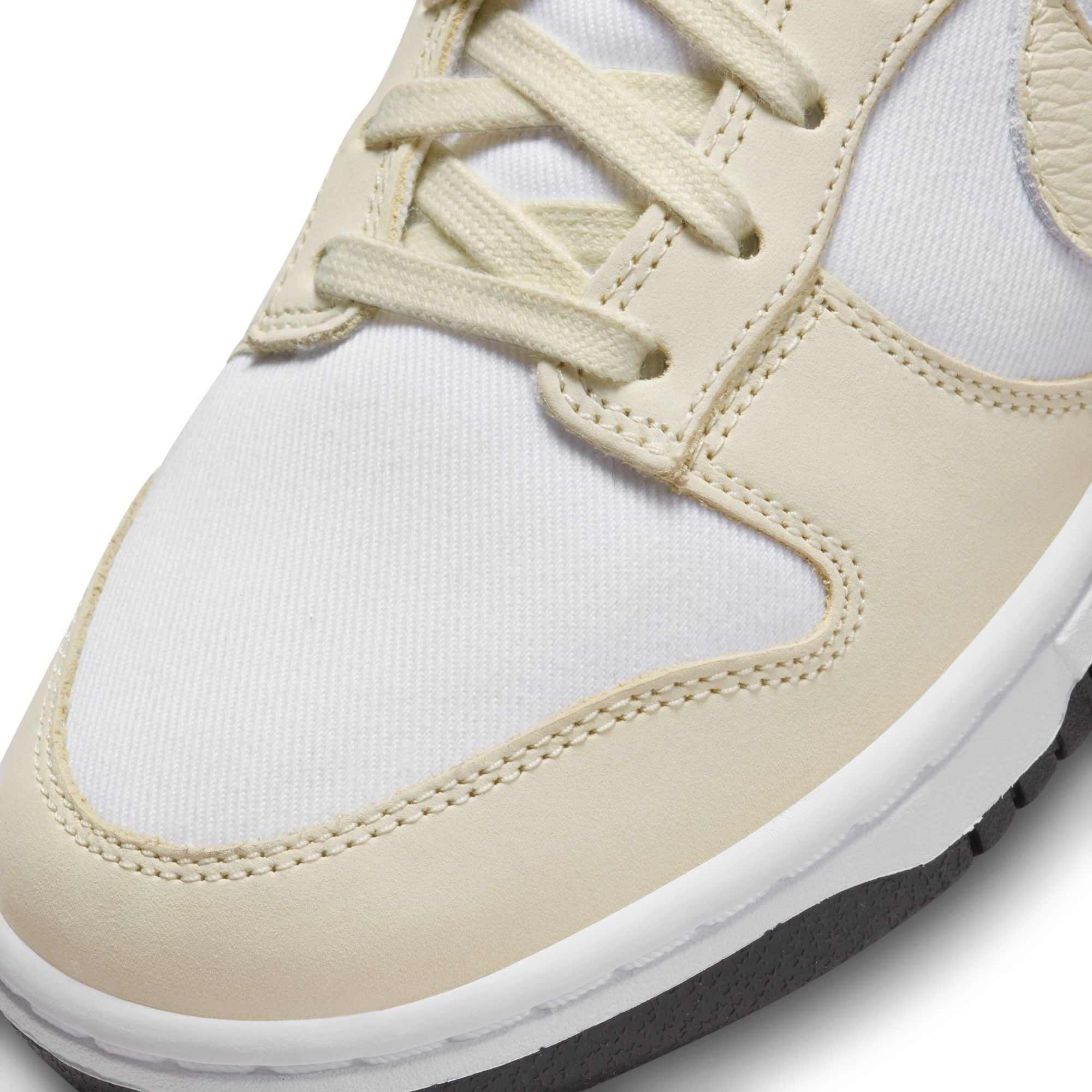 DUNK LOW LX NBHD - WHITE/COCONUT MILK/BLACK/SIREN RED
