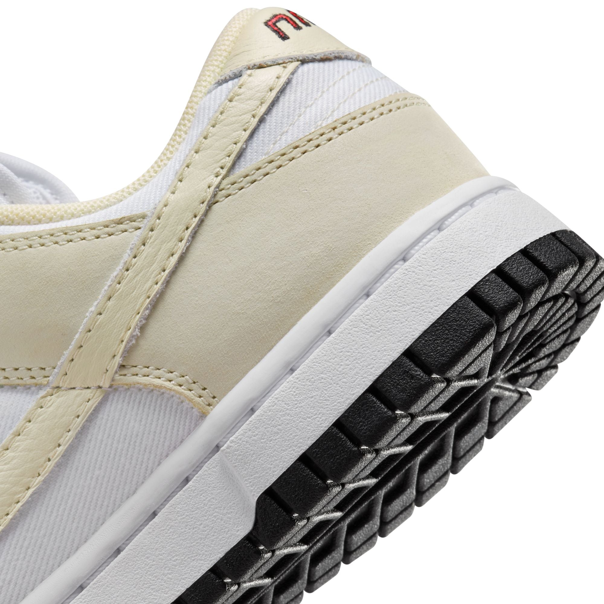 DUNK LOW LX NBHD - WHITE/COCONUT MILK/BLACK/SIREN RED