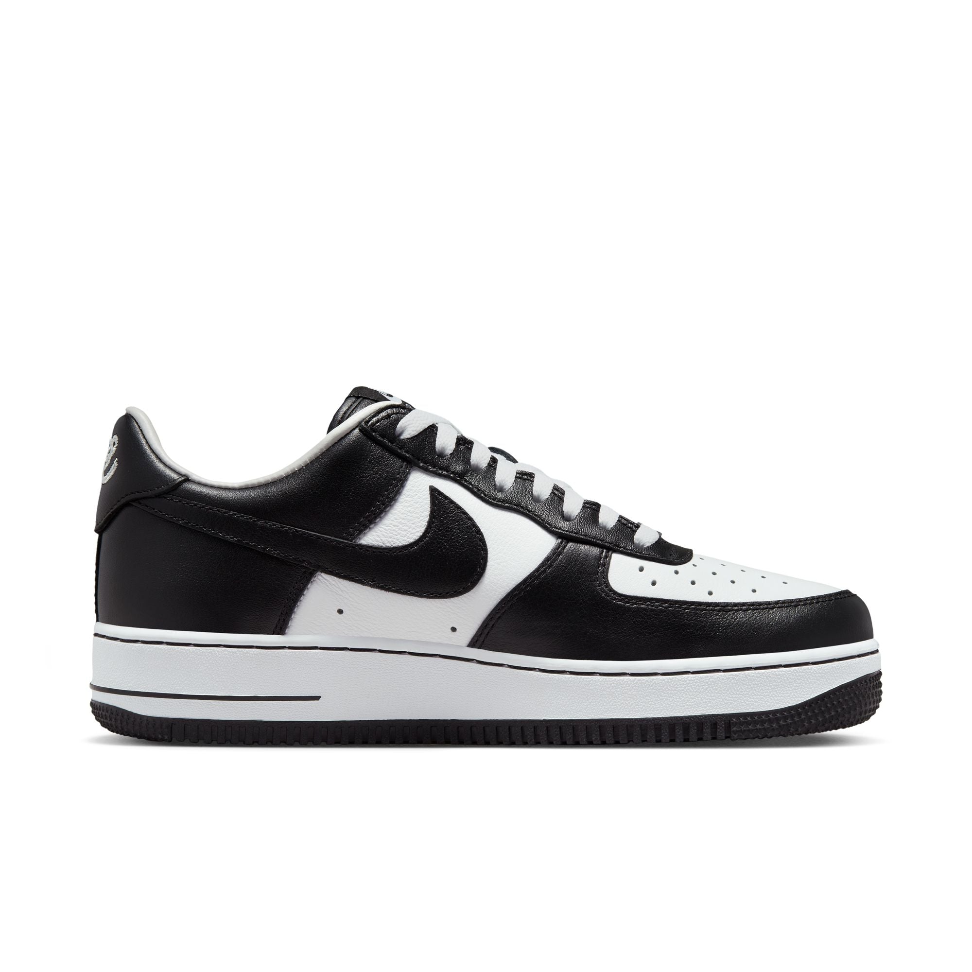 AIR FORCE 1 x TERROR SQUAD &quot;BLACKOUT&quot; - WHITE/BLACK