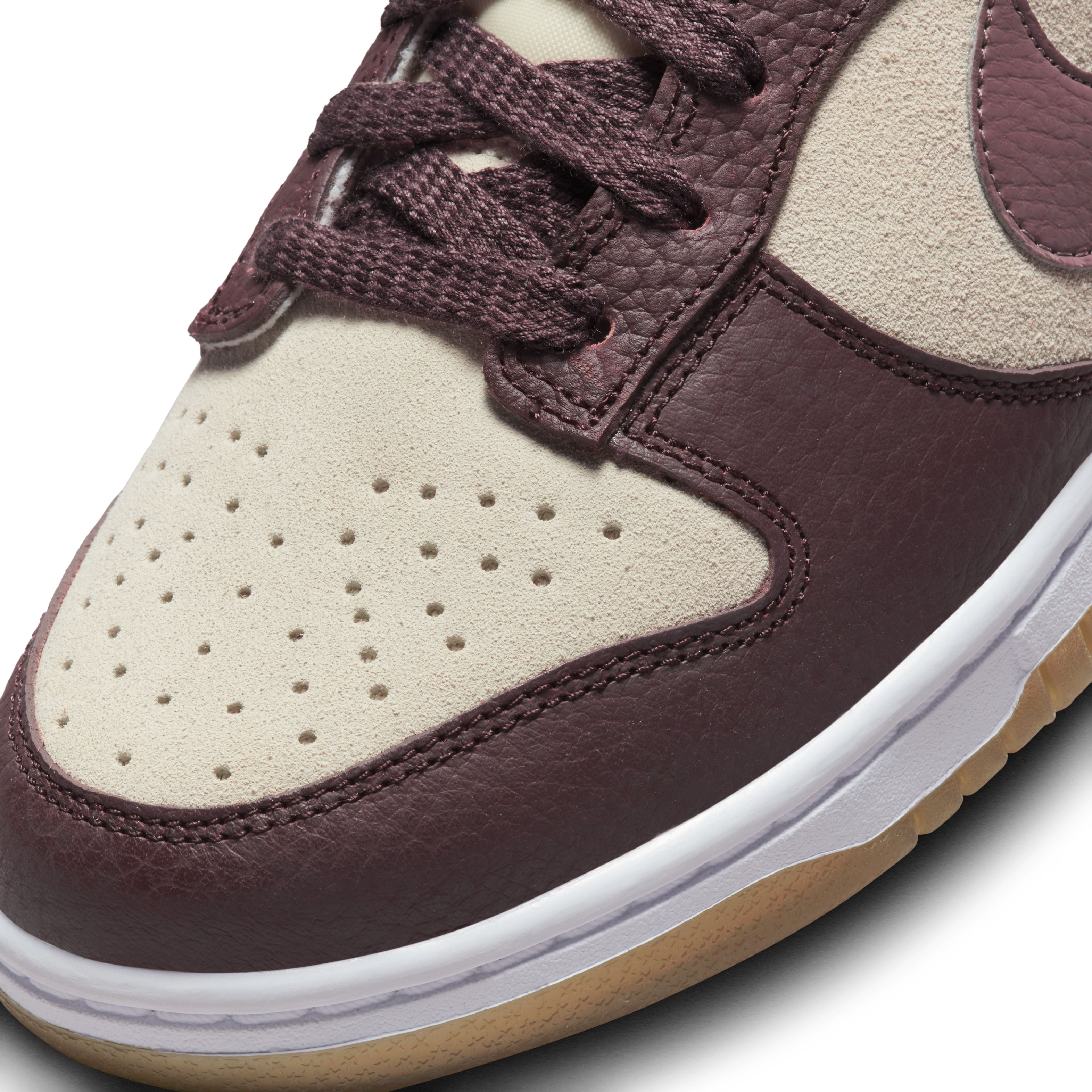 Dunk Low - Coconut Milk/Plum Eclipse/Earth