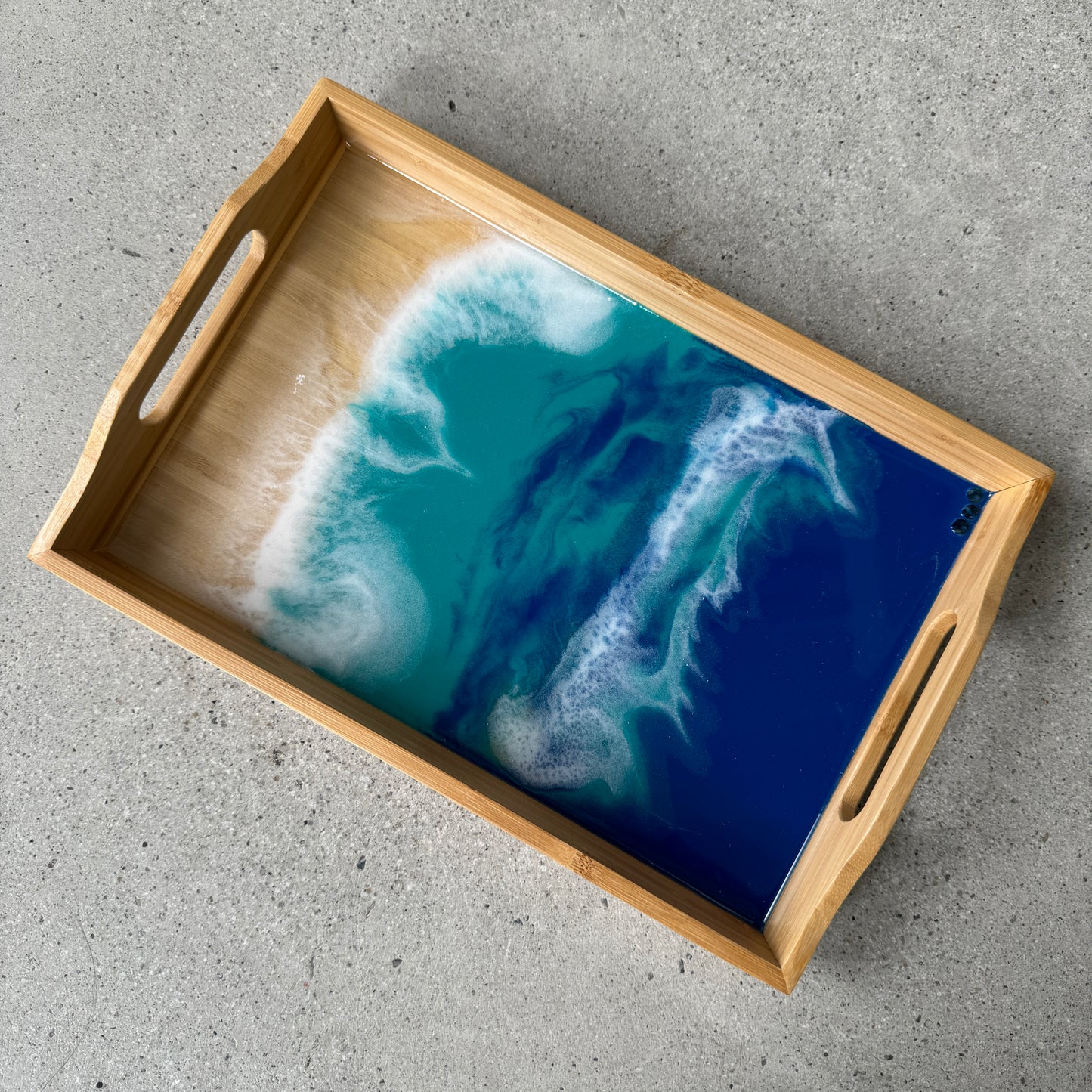 OCEAN WAVE TRAY WITH HANDLE