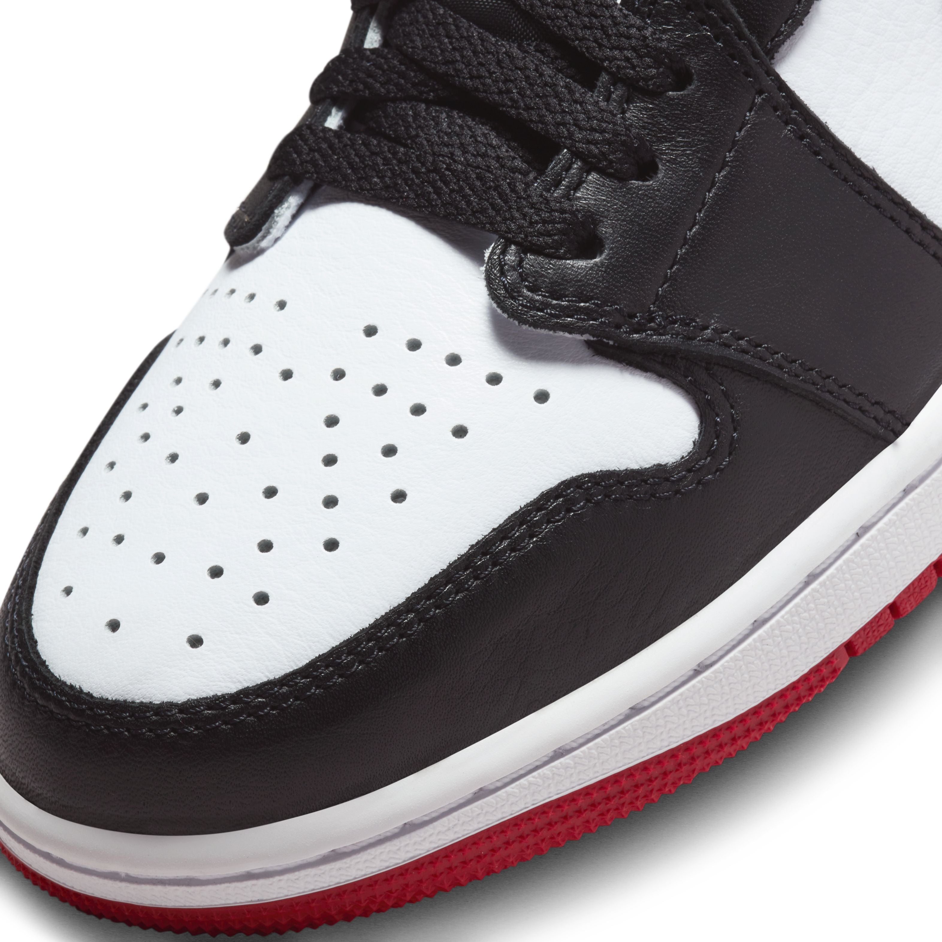 Jordan 1 Low OG - &#39;Black Toe&#39; - White/Black/Varsity Red